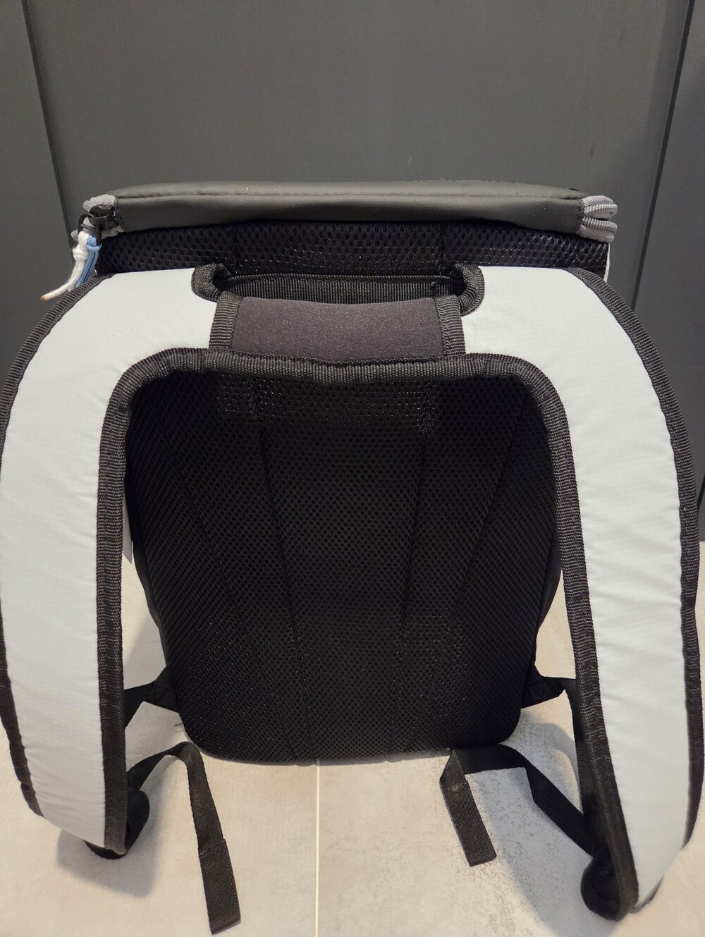 Tommy Bahama 24 Can + Ice Backpack Cooler - Picture 6 of 8